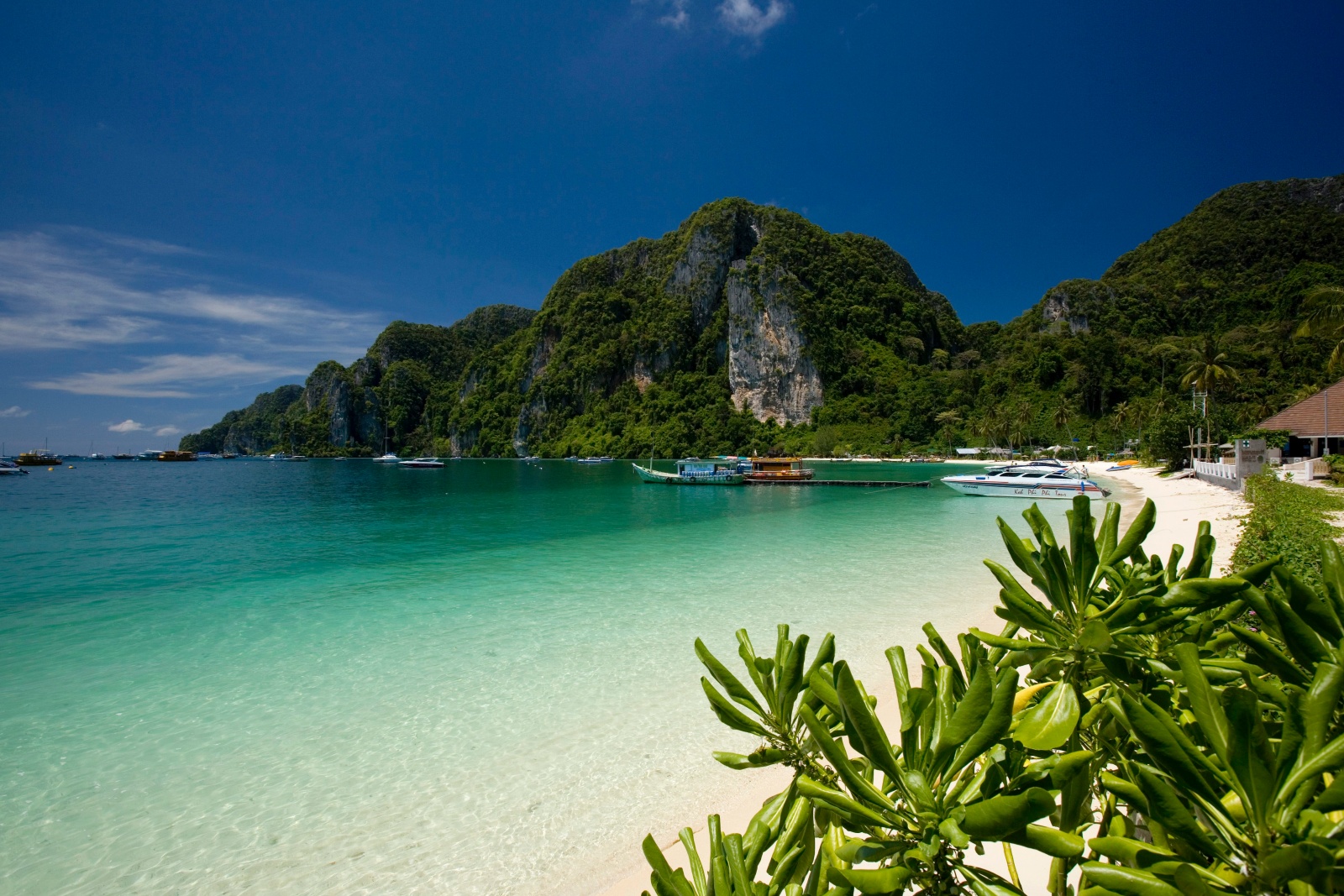 ที่ท่องเที่ยวทะเลภูเก็ต สวรรค์ริมทะเลอันดามัน